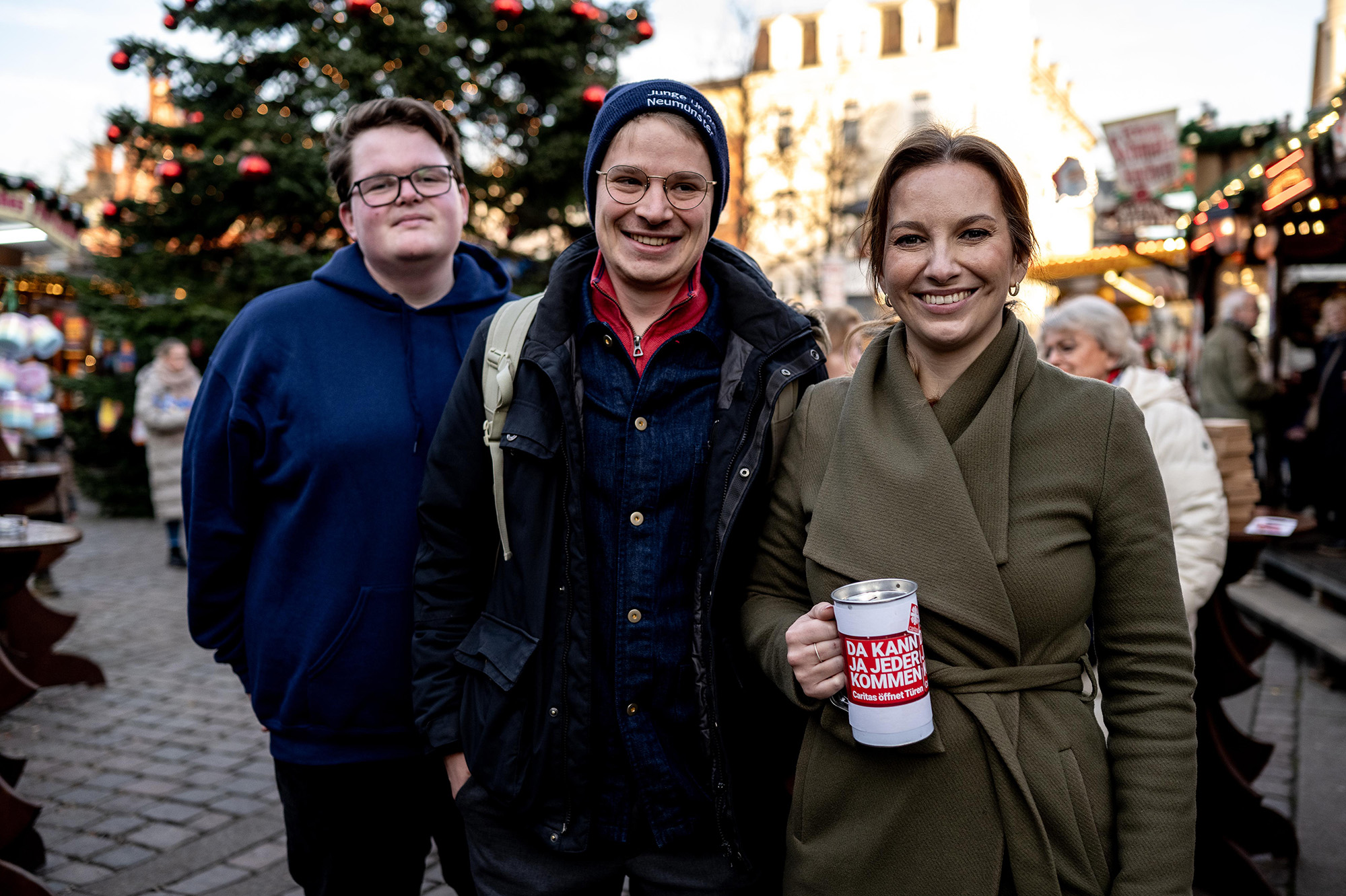 Punsch für den guten Zweck mit Innenministerin Magdalena Finke